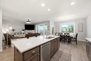 618 E Tanoak Ave, La Center, WA 98629 - Photo 16