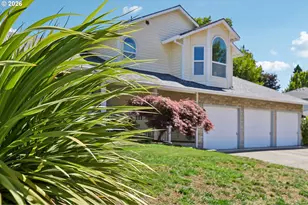 8915 NE 28th Pl, Vancouver, WA 98665 - Photo 2