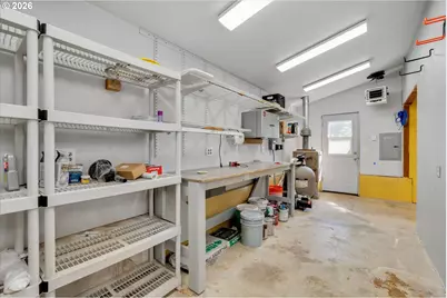 9885 SW Sattler St, Portland, OR 97224 - Photo 28
