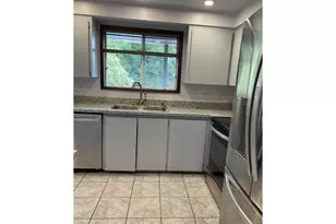 9885 SW Sattler St, Portland, OR 97224 - Photo 18