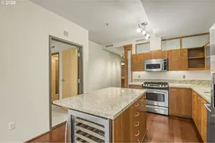 1221 SW 10th Ave, Portland, OR 97205 - Photo 16