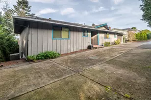 875 Signal Way, Coos Bay, OR 97420 - Photo 36