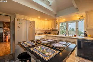 875 Signal Way, Coos Bay, OR 97420 - Photo 22