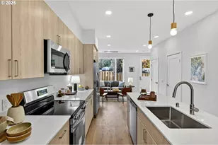 7208 NE Going St St, Portland, OR 97218 - Photo 10