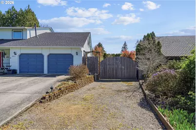 2211 SE Park Crest Ave, Vancouver, WA 98683 - Photo 2