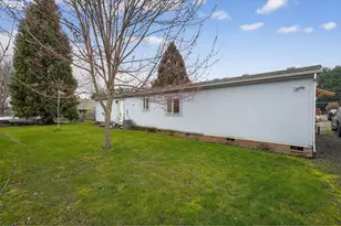 2597 SE 67th Ave, Hillsboro, OR 97123 - Photo 2