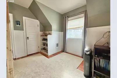 342 W Chapman Ave, Roseburg, OR 97470 - Photo 14