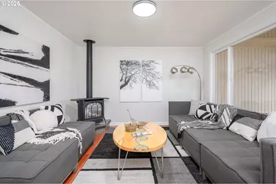 1916 NE 13th Ave, Hillsboro, OR 97124 - Photo 8