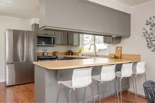 1916 NE 13th Ave, Hillsboro, OR 97124 - Photo 14