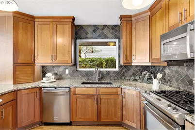 1658 Fircrest Dr, Lake Oswego, OR 97034 - Photo 22