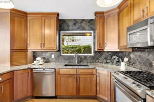 1658 Fircrest Dr, Lake Oswego, OR 97034 - Photo 22