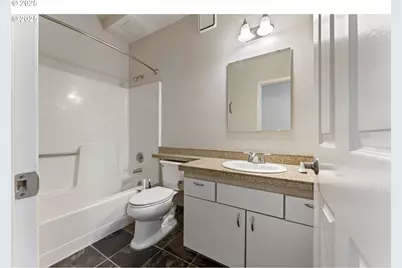 4320 S Corbett Ave #202, Portland, OR 97239 - Photo 4