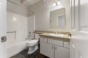 4320 S Corbett Ave, Portland, OR 97239 - Photo 4