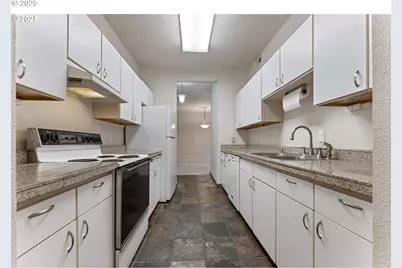 4320 S Corbett Ave #202, Portland, OR 97239 - Photo 28