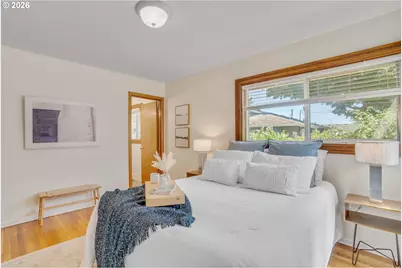 11810 NE Siskiyou St, Portland, OR 97220 - Photo 12