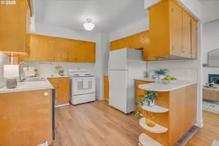 11810 NE Siskiyou St, Portland, OR 97220 - Photo 8