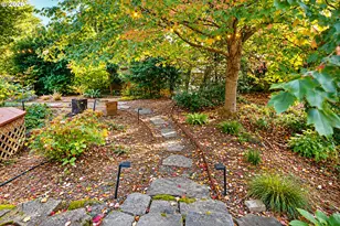 2133 SW Arnold St, Portland, OR 97219 - Photo 48