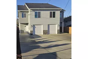 453 N 12th St, Saint Helens, OR 97051 - Photo 2