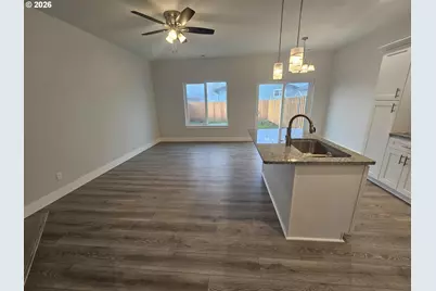 453 N 12th St, Saint Helens, OR 97051 - Photo 4