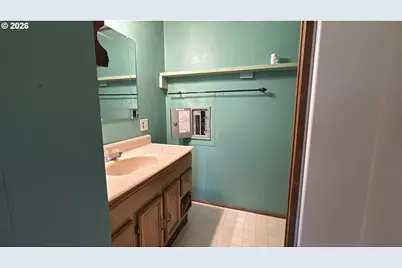 13469 Ramsey Rd, Gold Hill, OR 97525 - Photo 10