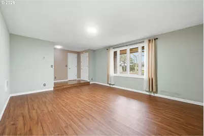 2555 15th St, Springfield, OR 97477 - Photo 6