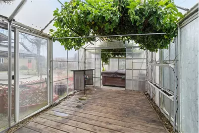 2555 15th St, Springfield, OR 97477 - Photo 22