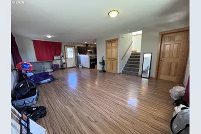 950 Arthur Ave, Cottage Grove, OR 97424 - Photo 6