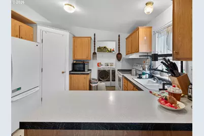 4550 NE Cully Blvd, Portland, OR 97218 - Photo 12