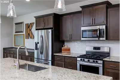 15556 SE Flavel St, Portland, OR 97236 - Photo 8