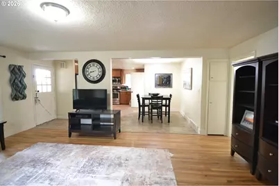 1005 Glenview Way, Salem, OR 97304 - Photo 4