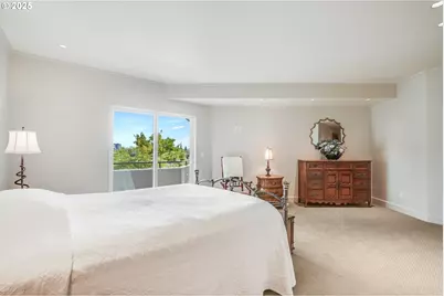 305 S Montgomery St #F409, Portland, OR 97201 - Photo 28