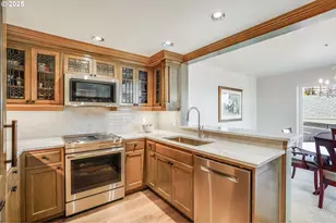 305 S Montgomery St, Portland, OR 97201 - Photo 14