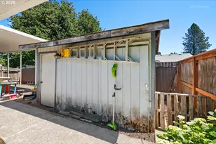 292 NW Merle Dr, Hillsboro, OR 97124 - Photo 36