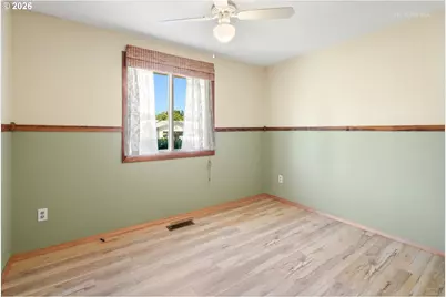 292 NW Merle Dr, Hillsboro, OR 97124 - Photo 24