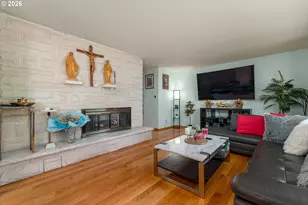 2042 SE 138th Ave, Portland, OR 97233 - Photo 8