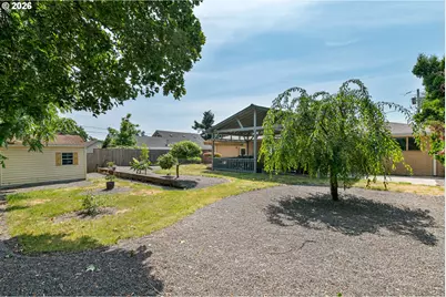 2042 SE 138th Ave, Portland, OR 97233 - Photo 36