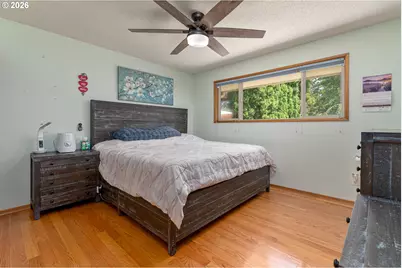2042 SE 138th Ave, Portland, OR 97233 - Photo 14