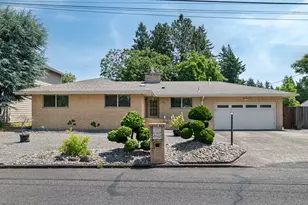 2042 SE 138th Ave, Portland, OR 97233 - Photo 2