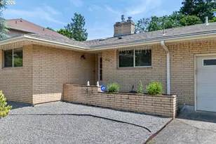 2042 SE 138th Ave, Portland, OR 97233 - Photo 4