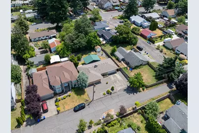 2042 SE 138th Ave, Portland, OR 97233 - Photo 42