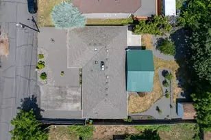 2042 SE 138th Ave, Portland, OR 97233 - Photo 40