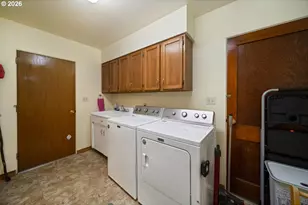 291 NW 4th St, Prineville, OR 97754 - Photo 12