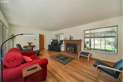 291 NW 4th St, Prineville, OR 97754 - Photo 6