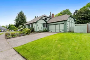 17920 NW Tillamook Dr, Portland, OR 97229 - Photo 4