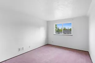 17920 NW Tillamook Dr, Portland, OR 97229 - Photo 34