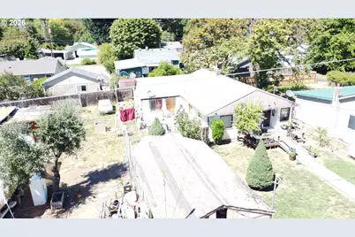 813 NE Broadway St, Myrtle Creek, OR 97457 - Photo 12