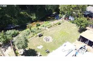 813 NE Broadway St, Myrtle Creek, OR 97457 - Photo 14