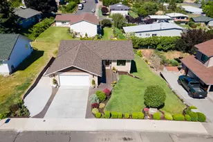 2111 View Ct, The Dalles, OR 97058 - Photo 4