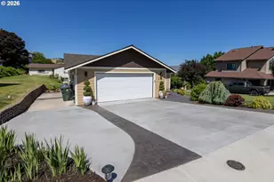 2111 View Ct, The Dalles, OR 97058 - Photo 8