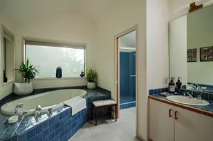 4810 SW Dosch Park Ln, Portland, OR 97239 - Photo 32